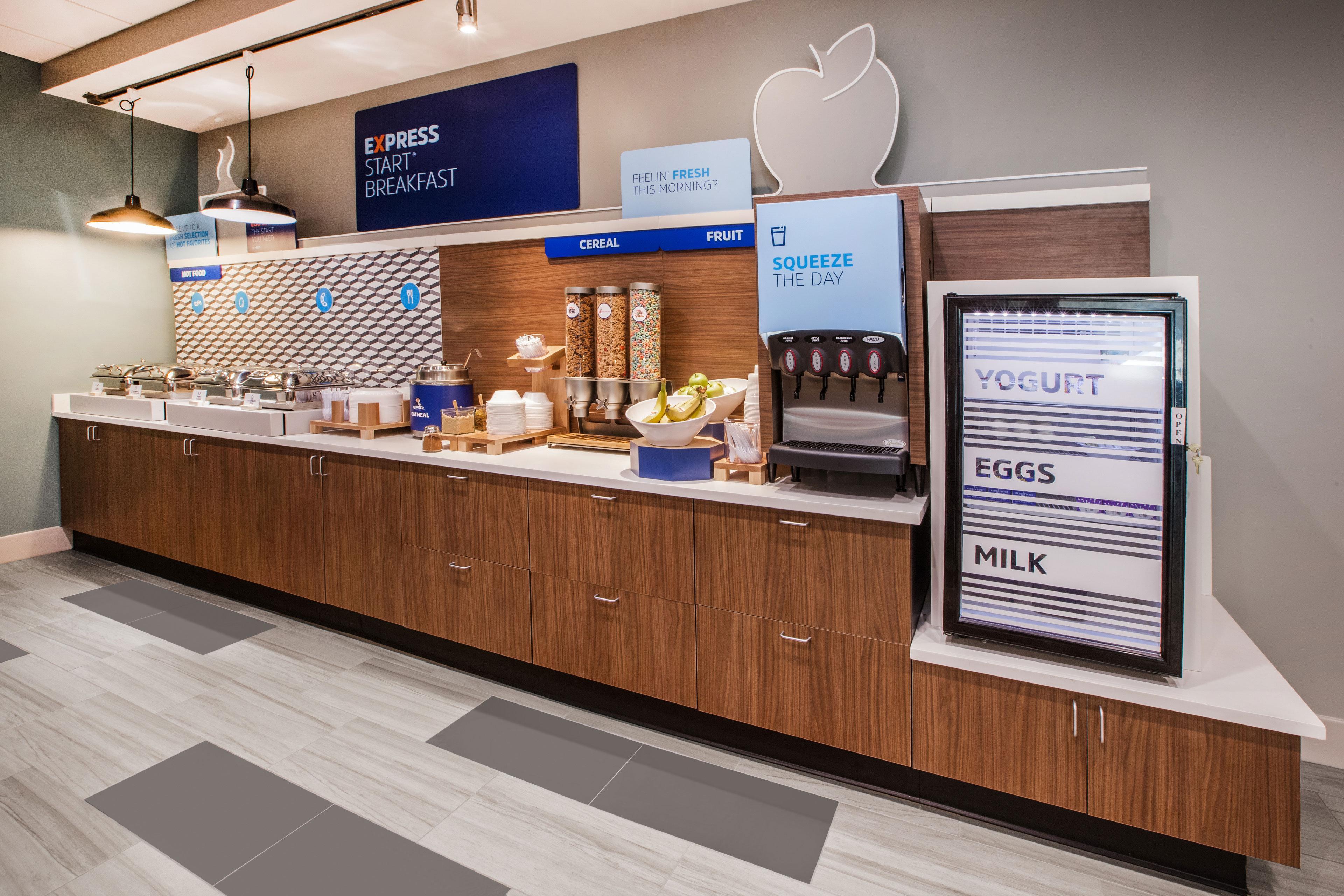 Holiday Inn Express & Suites Cleveland By Ihg Bagian luar foto