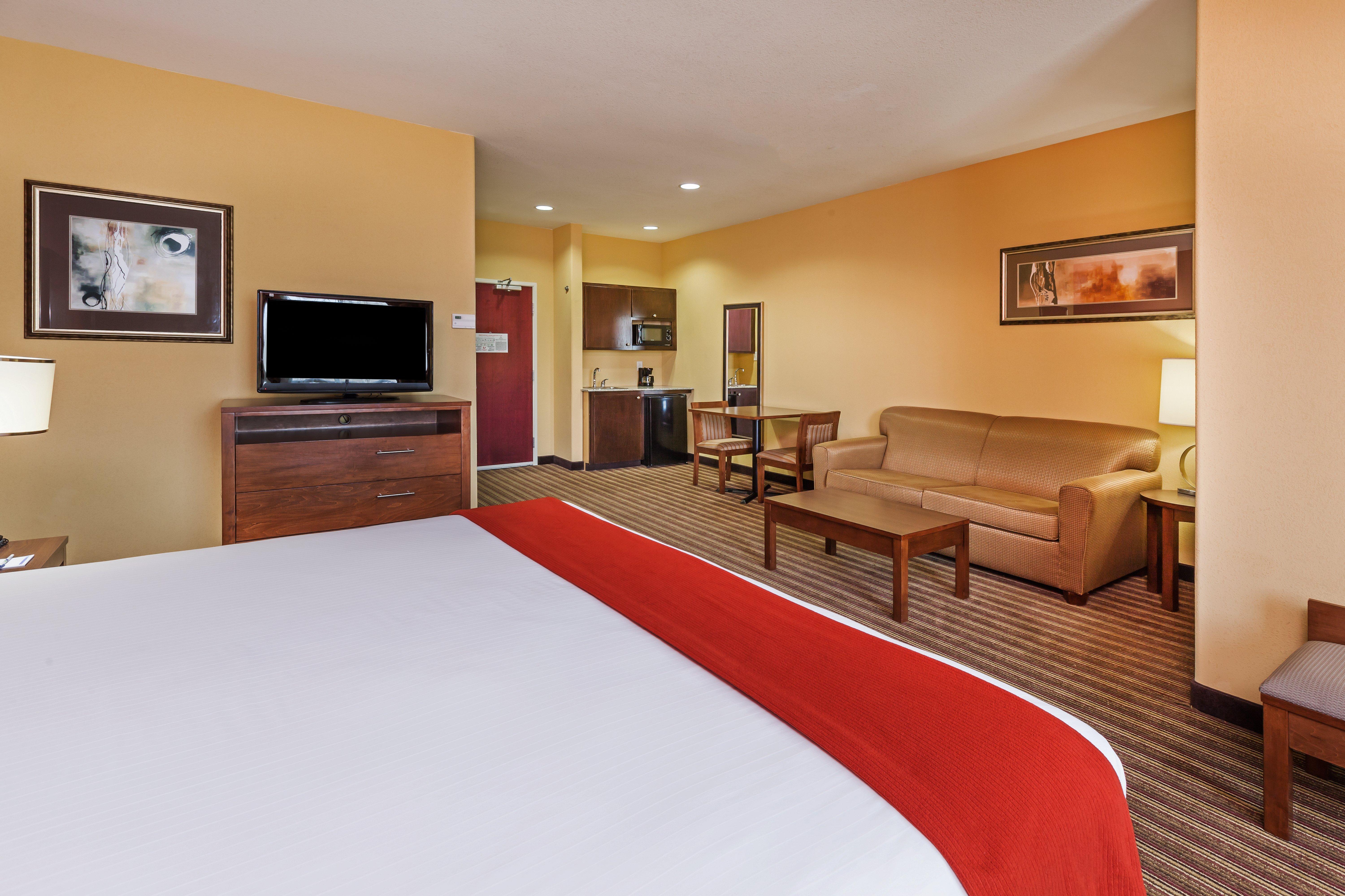 Holiday Inn Express & Suites Cleveland By Ihg Bagian luar foto