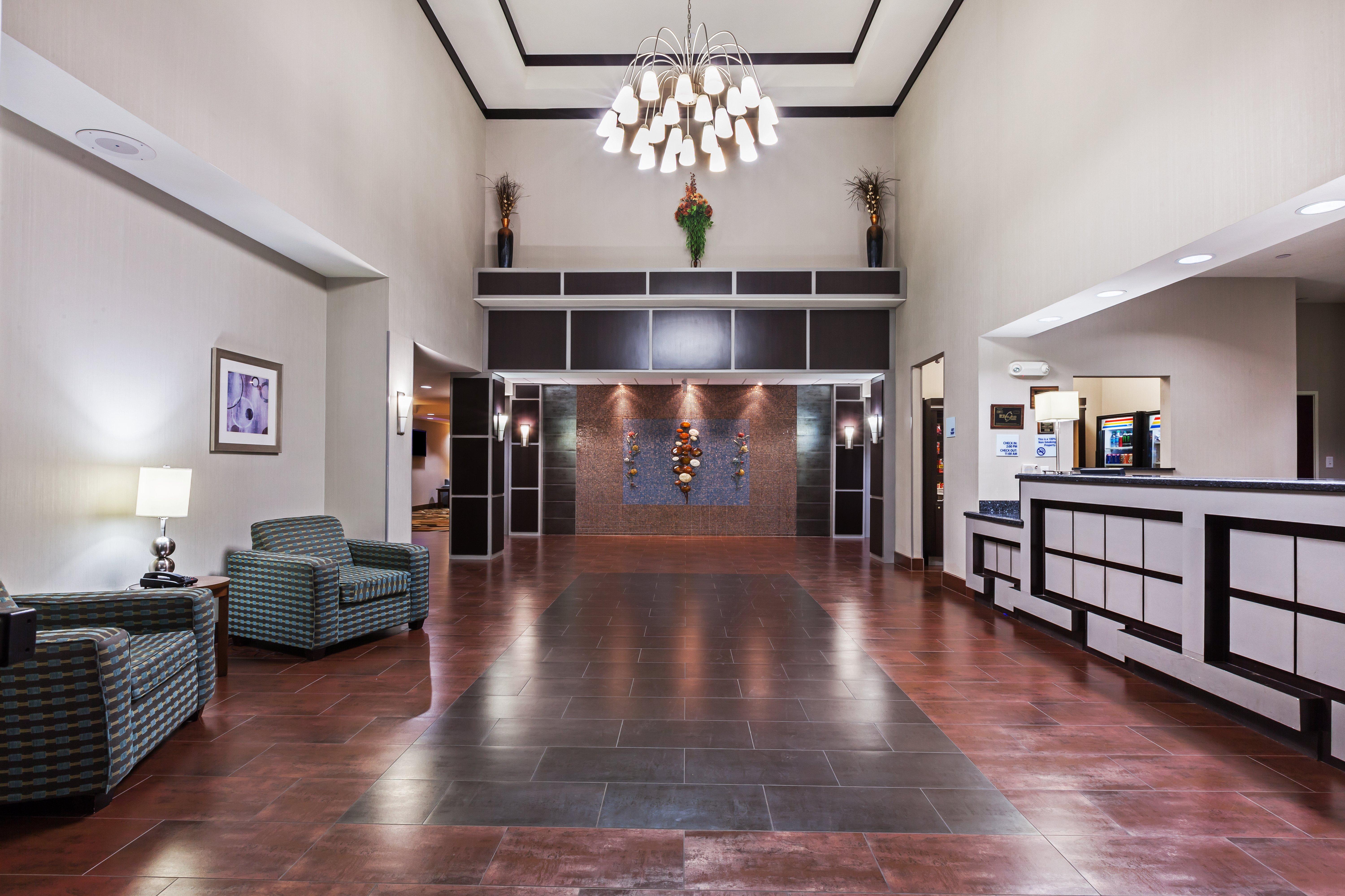 Holiday Inn Express & Suites Cleveland By Ihg Bagian luar foto