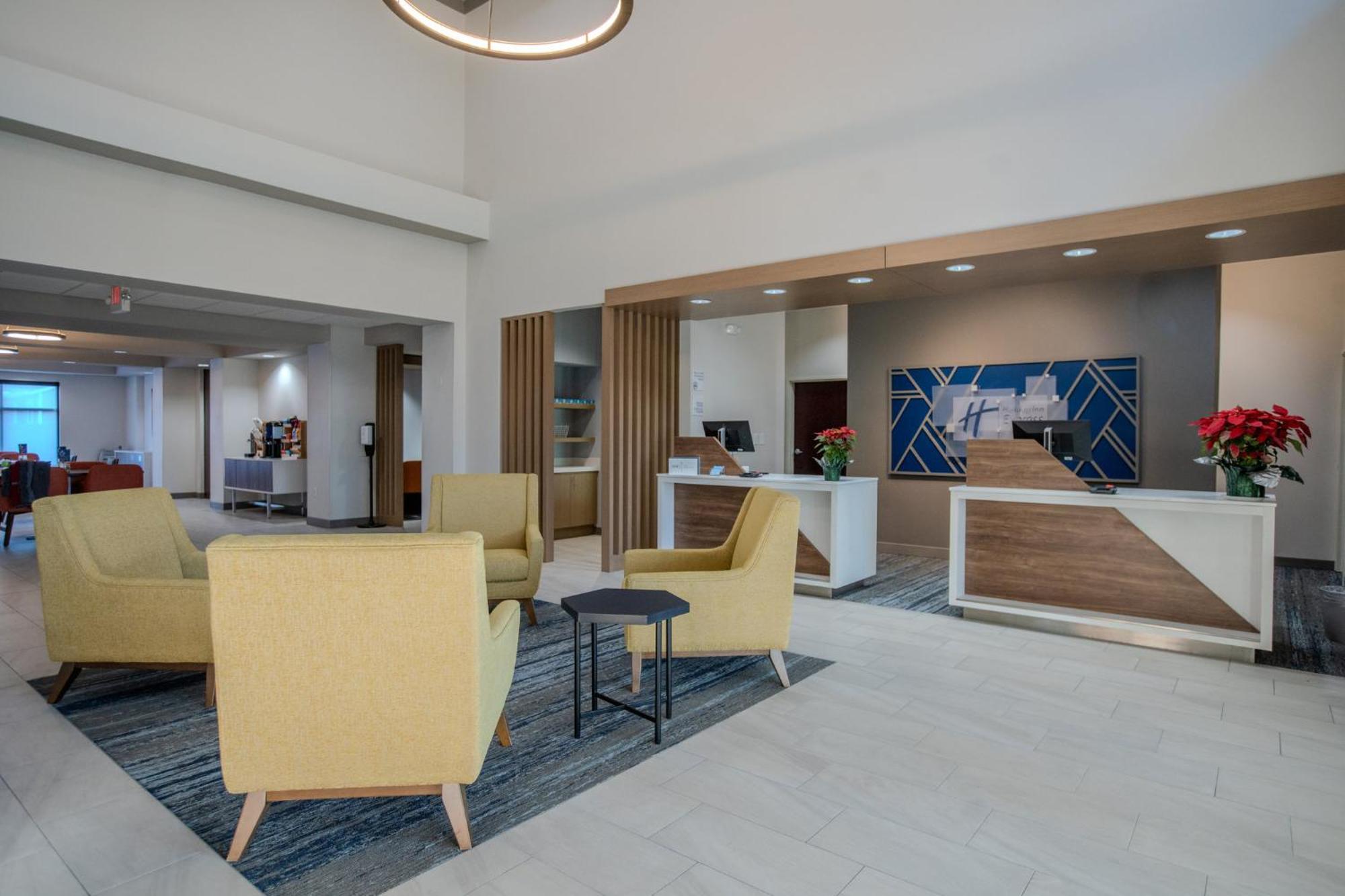 Holiday Inn Express & Suites Cleveland By Ihg Bagian luar foto