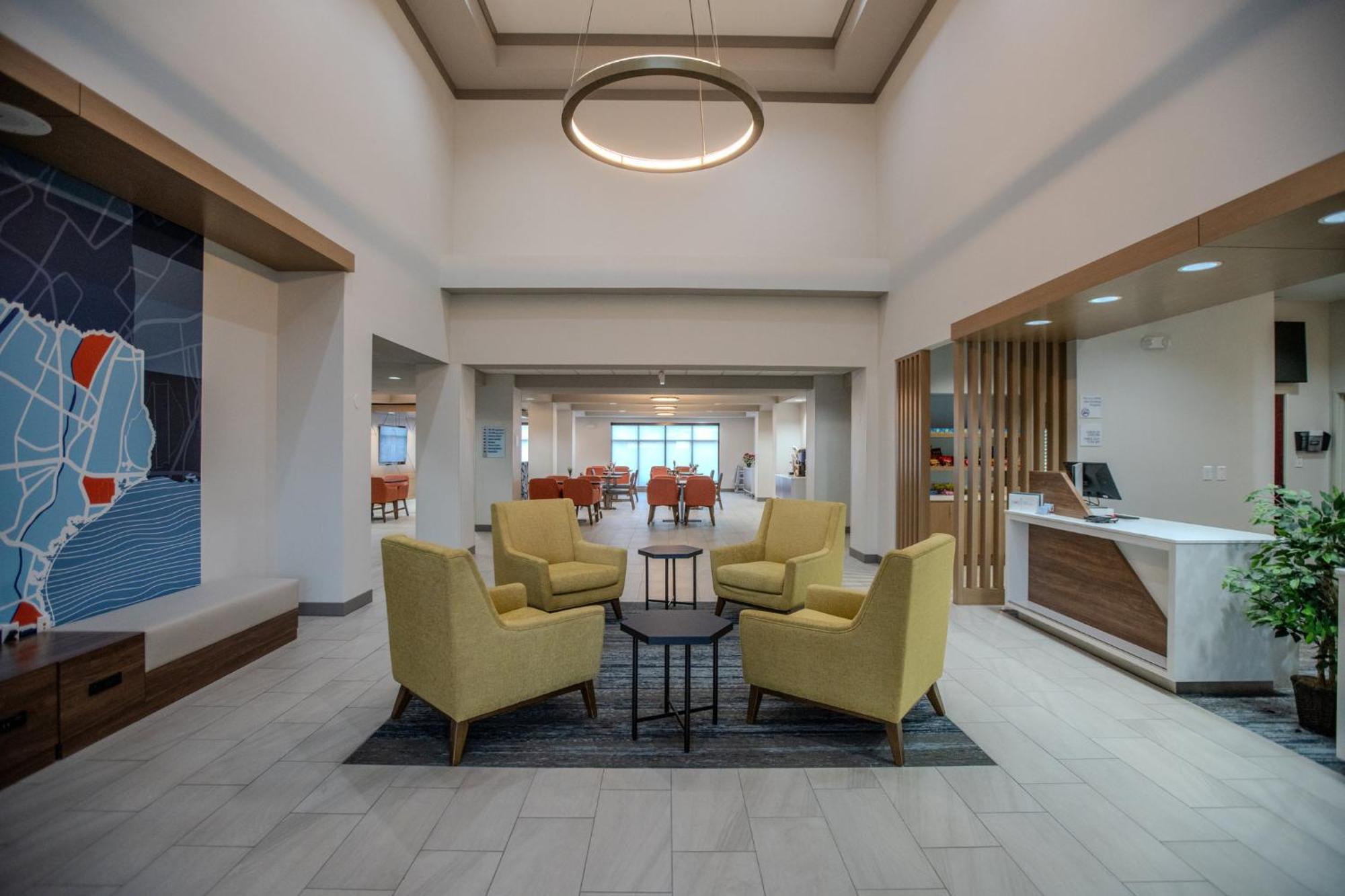 Holiday Inn Express & Suites Cleveland By Ihg Bagian luar foto